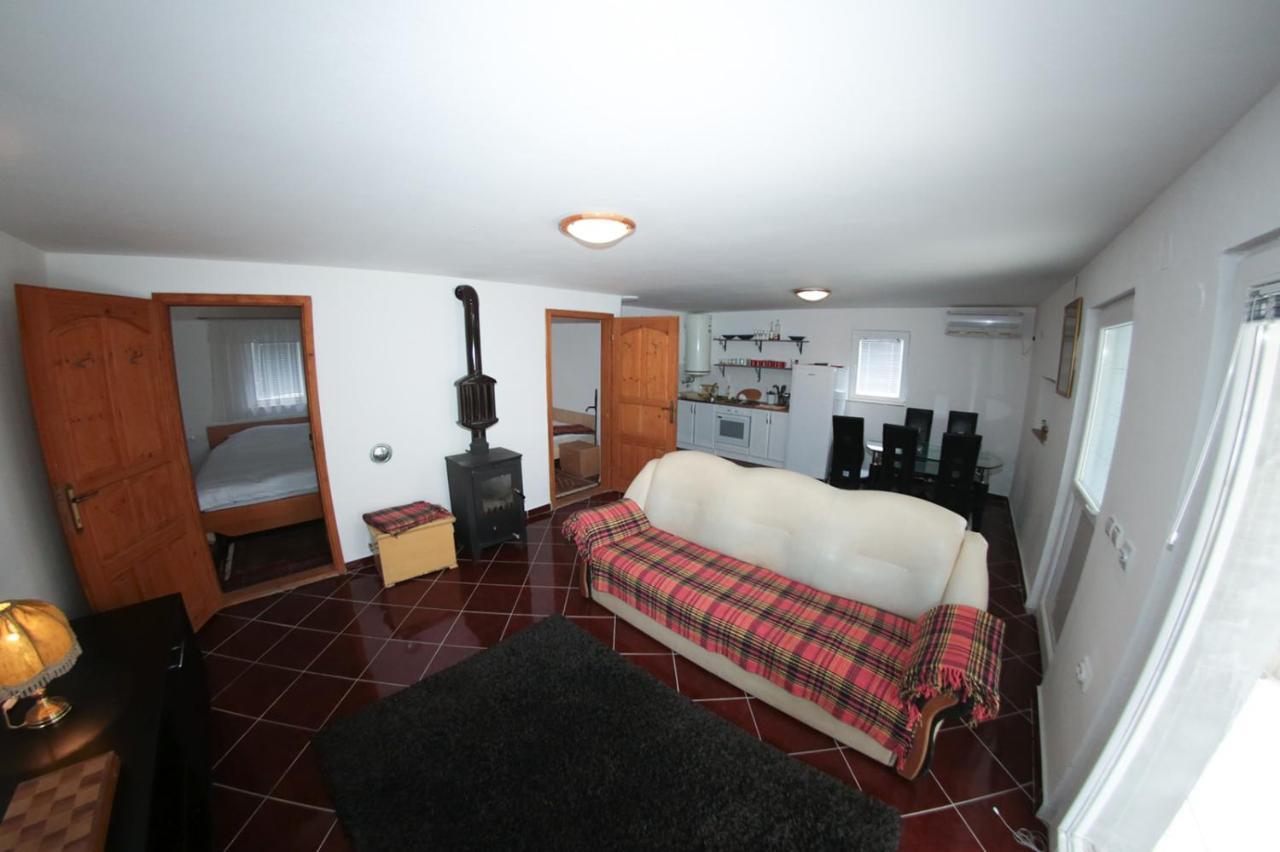 Chalets & Rooms Carda Sebesfok Bezdan Exterior foto
