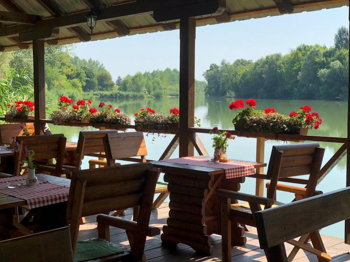 Chalets & Rooms Carda Sebesfok Bezdan Exterior foto